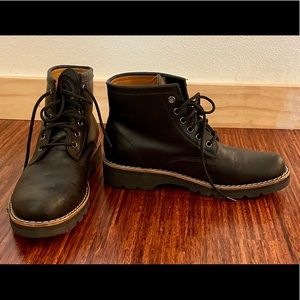 Roots Canada black combat boots size 8.5 VGUC
